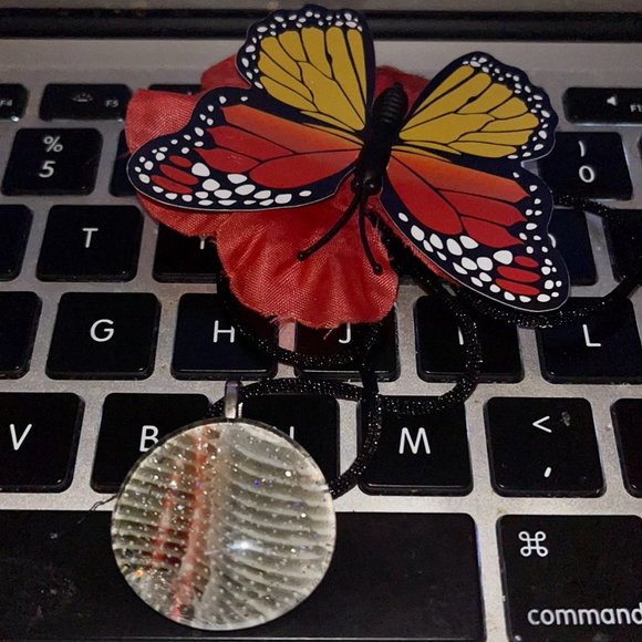 Marble Glass Handmade Nekclace - Picture 5 of 10